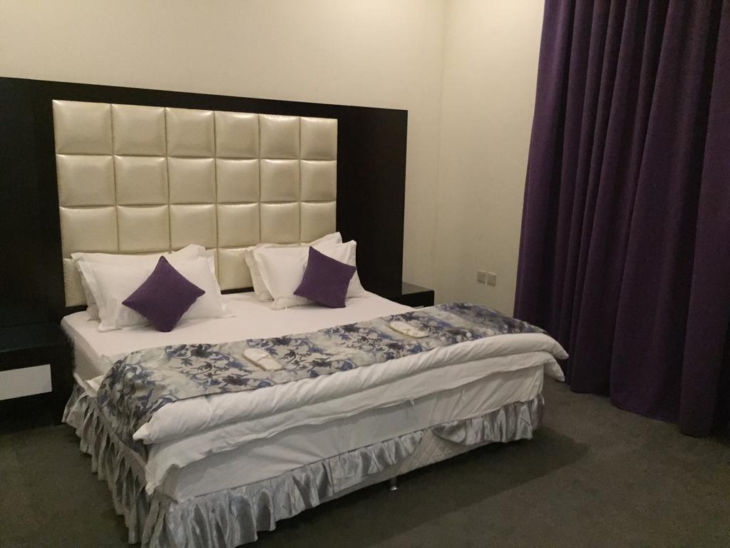 Terhal Hotel Suites Ha'il Exteriör bild